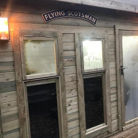 Hot Tub Hide Away Near Alton Towers Staffordshire Hotel Cheddleton Exterior foto